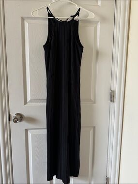 NWOT Black Pleated Maxi Dress
